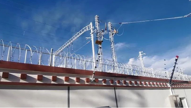 在海拔3700米高原裝電子圍欄是什么體驗(yàn)？ 打卡西藏第一條電氣化鐵路
