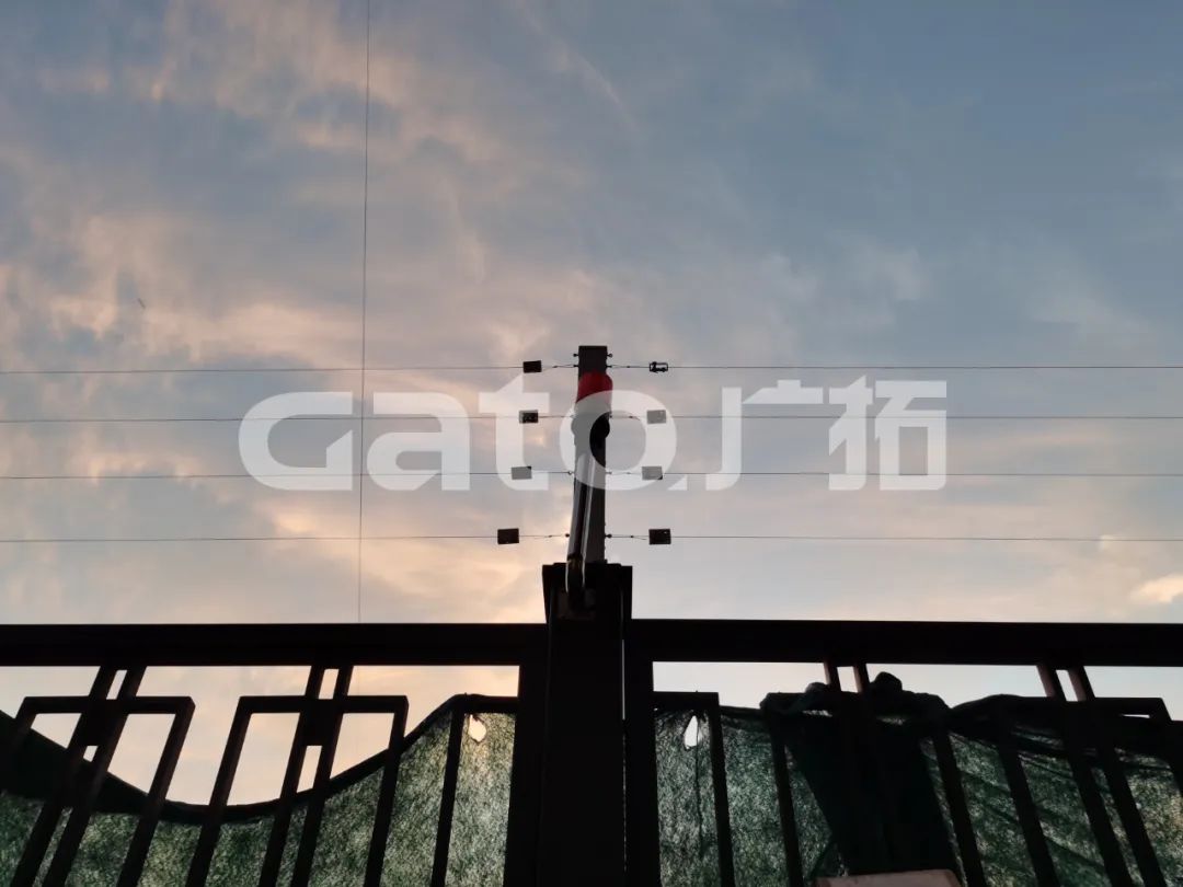 校園周界安防標(biāo)桿案例，鄭州一八國(guó)際學(xué)校(圖13)