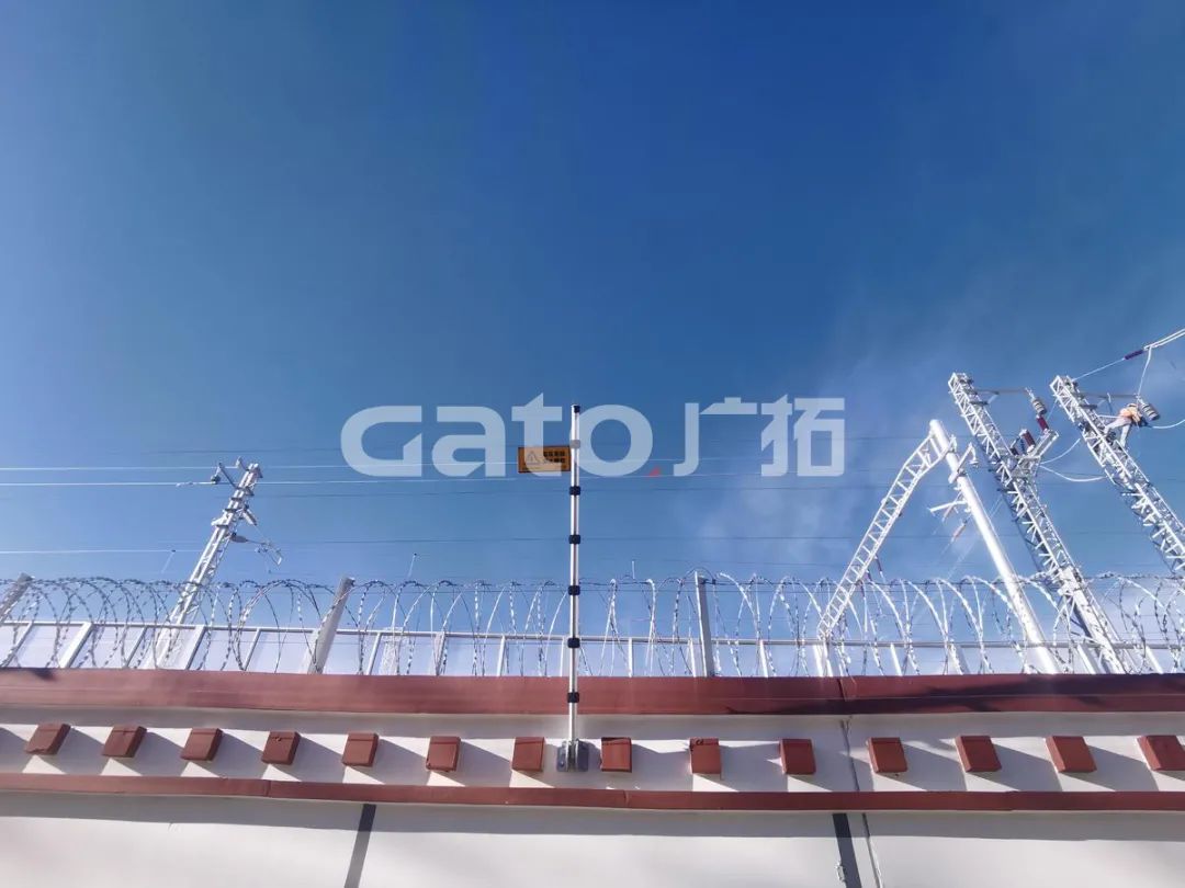 在海拔3700米高原裝電子圍欄是什么體驗？ 打卡西藏第一條電氣化鐵路(圖8)